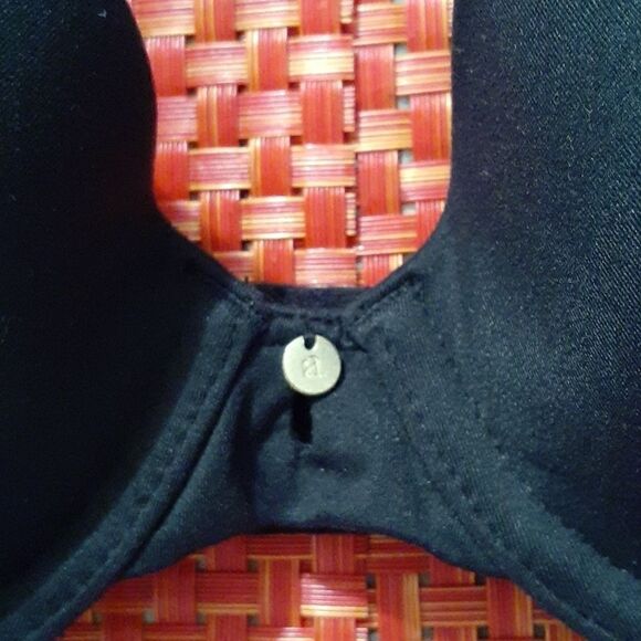 New Auden Simple Sleek Black Bra - Picture 2 of 5